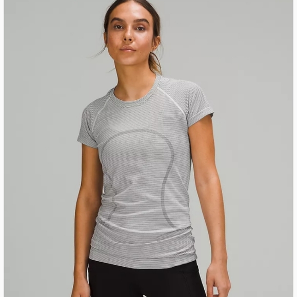lululemon athletica Tops - Lululemon swiftly tech short sleeve tee in grey, size 12